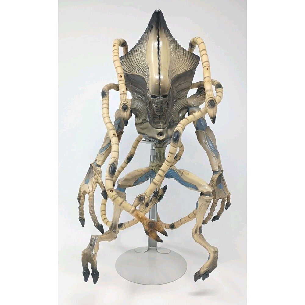 ID4 Independence Day Alien Supreme Commander Action Figure Trendmasters 1996